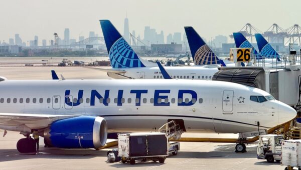 Travel Editors Racing to Keep Elite Airline Status Reveal What It Really Costs